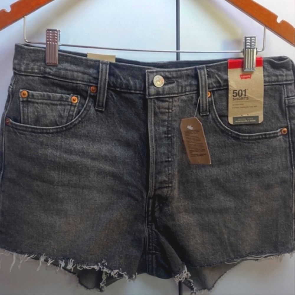 Levi’s 501 shorts a high rise size 29